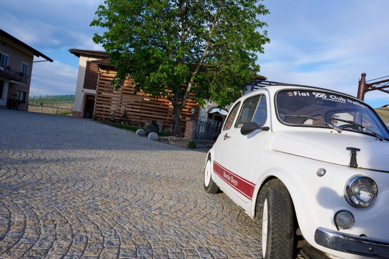 モンフォルテ・ダルバ Agriturismo Cascina Sciulunゲストハウス エクステリア 写真