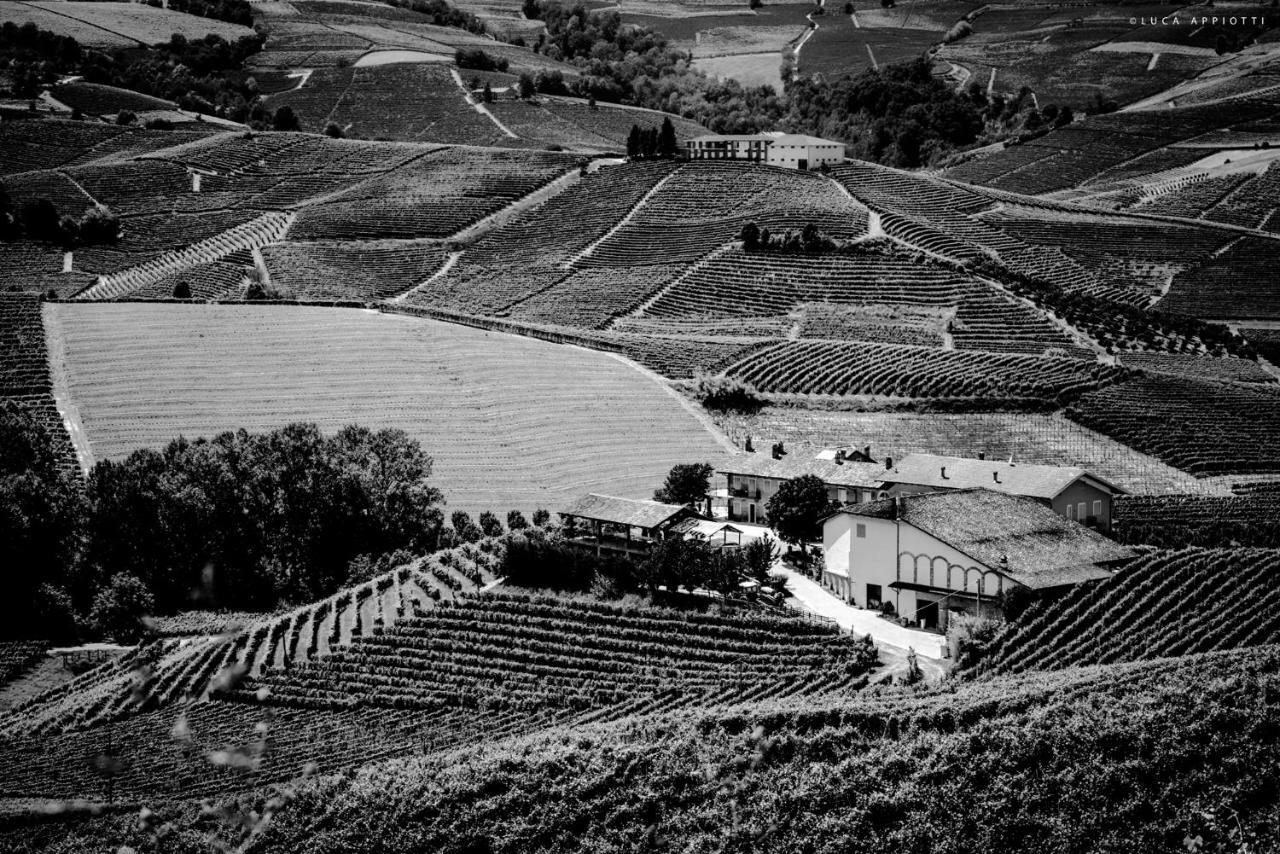 モンフォルテ・ダルバ Agriturismo Cascina Sciulunゲストハウス エクステリア 写真